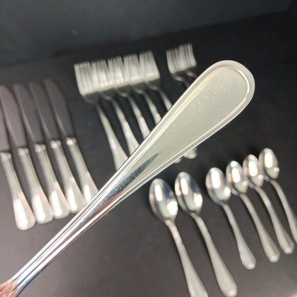 Oneida Stainless Steel Flatware Set 19pcs New Rim, Barcelona, 56-11, 24-13 READ - Picture 1 of 16